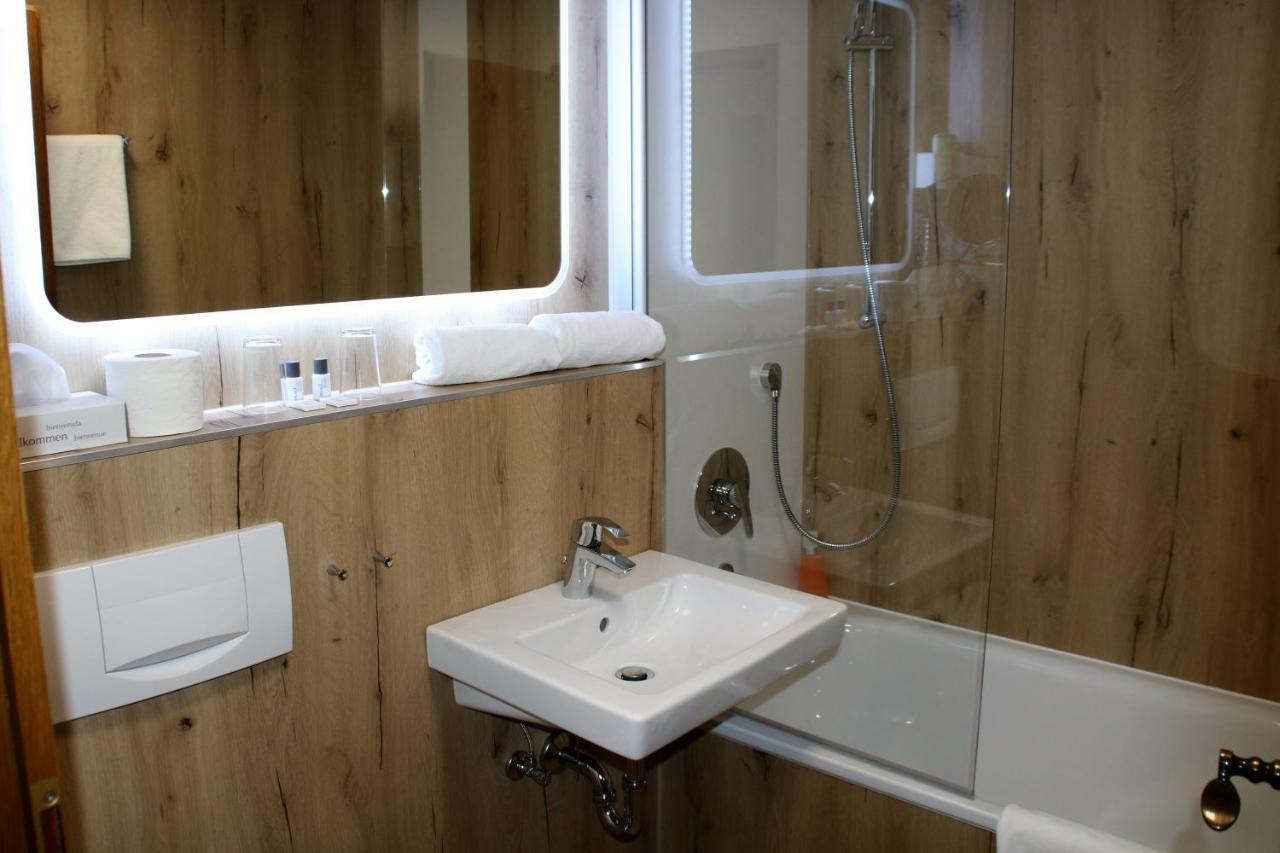 Hotel Zum Neuen Schwan Walluf Zewnętrze zdjęcie